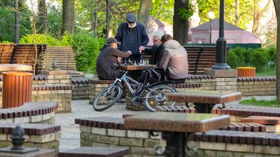 Дистанція, маски та їжа у пакех. МОЗ оприлюднило вимоги щодо роботи закладів з 11 травня