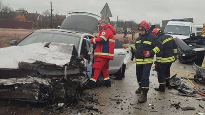 На трасі Київ – Чоп ускладнений рух: в Житомирському районі сталася ДТП з потерпілими