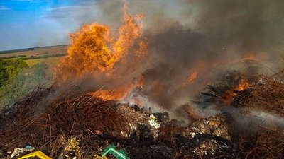 На Черкащині другий день горить сміттєзвалище На Черкащині другий день горить сміттєзвалище