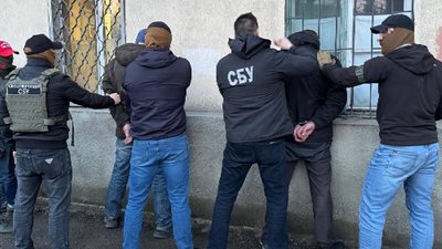 Затримання чоловіків, які належать до злочинної групи в Одесі