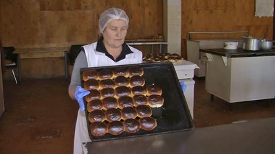 Продукти та випічка: як у волинському коледжі допомагають військовим Продукти та випічка: як у волинському коледжі допомагають військовим