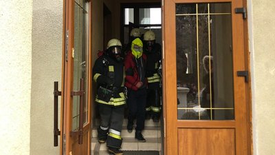 На Львівщині рятувальники моделюють пожежі, аби навчити учнів діяти у екстреній ситуації