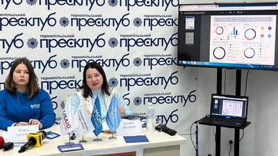 Оксана Шлюсар, директорка ГО "Відродження нації" Оксана Шлюсар, директорка ГО "Відродження нації"