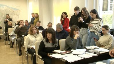 У Черкасах школярів молодших класів харчуватимуть коштом міста — депутати вирішили У Черкасах школярів молодших класів харчуватимуть коштом міста — депутати вирішили