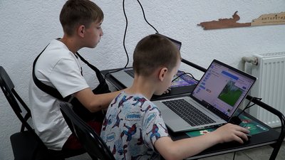 Діти в освітньому центрі Діти в освітньому центрі