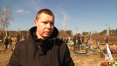 На Житомирщині попрощалися з десантником, який загинув від ракетно-бомбового удару На Житомирщині попрощалися з десантником, який загинув від ракетно-бомбового удару