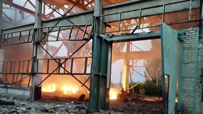 Російські війська з "Градів", важкої артилерії та ракетами обстріляли три райони Дніпропетровщини