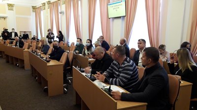 На сесії міськради не дали 15 соток землі для аеропорту «Полтава»