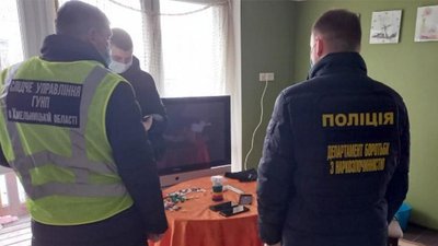 На Хмельниччині повідомили про підозру групі осіб, які розповсюджували наркотики - поліція