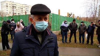 У Житомирі жителі вулиці Героїв Десантників протестують проти будівництва житлового комплексу У Житомирі жителі вулиці Героїв Десантників протестують проти будівництва житлового комплексу