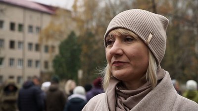 "Ми залишилися бомжами": мешканці будинку на Чорновола 15 у Чернігові вимагають, щоб їм побудували нове житло "Ми залишилися бомжами": мешканці будинку на Чорновола 15 у Чернігові вимагають, щоб їм побудували нове житло
