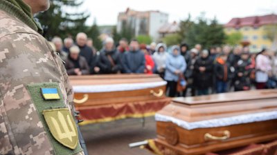 У громаді на Тернопільщині зустріли двох загиблих військових У громаді на Тернопільщині зустріли двох загиблих військових