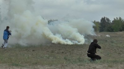 У Полтаві одинадцятикласників навчали стріляти із автоматів У Полтаві одинадцятикласників навчали стріляти із автоматів