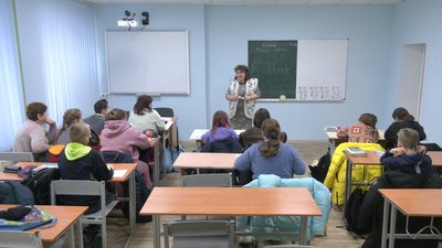 Повернулись за парти після річної перерви: у ліцеї на Черкащині розпочали офлайн навчання