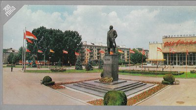 У Рівному запалили вогні на майданівських ялинках. Фоторепортаж із дрона У Рівному запалили вогні на майданівських ялинках. Фоторепортаж із дрона