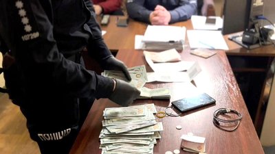 Пропонували гроші за перетин кордону. На Вінничичні затримали трьох чоловіків Пропонували гроші за перетин кордону. На Вінничичні затримали трьох чоловіків