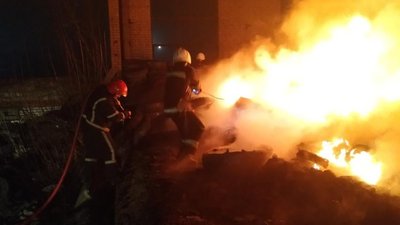 У Миколаєві в ангарі згорів катер У Миколаєві в ангарі згорів катер
