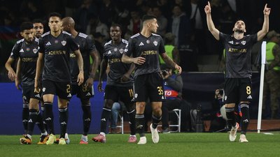 Гравці "Карабаху" святкують другий гол у ворота "Челсі" в Лізі чемпіонів