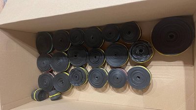 У Коломиї на Франківщині волонтери виготовляють джгути для українських військових