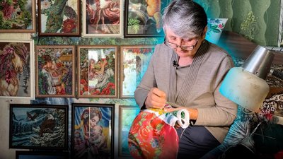 Вишивальниця з Чернігівщини боролася з депресією новим хобі