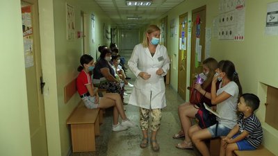 Миколаївці продовжують робити планові щеплення в умовах карантину Миколаївці продовжують робити планові щеплення в умовах карантину