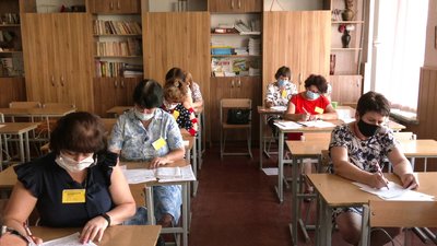 У Кропивницькому перевіряють творчі завдання ЗНО з української мови