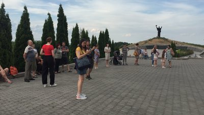 На підтримку ЗСУ: черкаська бандуристка організувала концерт просто неба На підтримку ЗСУ: черкаська бандуристка організувала концерт просто неба