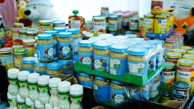 Маскувальні сітки, аптечки та провізія: як працює волонтерський центр на Вінничичні