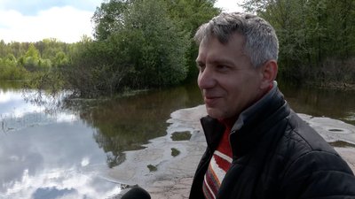 Староста Задесенського старостату Леонід Ляшик розказує про те, як на Чернігівщині затопило дорогу, яка з’єднує п'ять сіл з центром громади Староста Задесенського старостату Леонід Ляшик розказує про те, як на Чернігівщині затопило дорогу, яка з’єднує п'ять сіл з центром громади