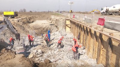У Дніпрі триває будівництво об'їзної дороги
