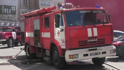 У Херсоні рятувальники ліквідували пожежу на балконі багатоповерхівки У Херсоні рятувальники ліквідували пожежу на балконі багатоповерхівки