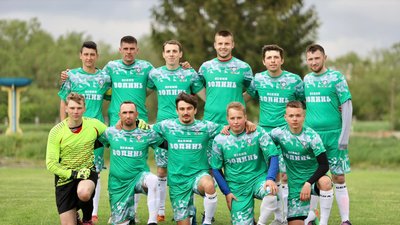 На Тернопільщині під час футбольного матчу зібрали гроші для військових На Тернопільщині під час футбольного матчу зібрали гроші для військових