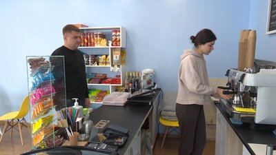 Подружжя переселенців з Ірпеня відкрили на Вінниччині власну кав'ярню Подружжя переселенців з Ірпеня відкрили на Вінниччині власну кав'ярню