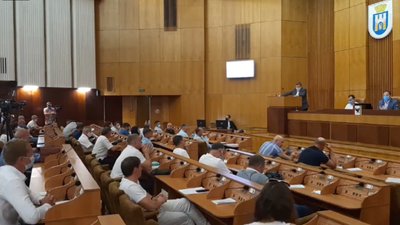 Стали бранцями. Франківські батьки просять владу відкрити школи та садки Стали бранцями. Франківські батьки просять владу відкрити школи та садки