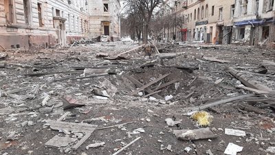 Авіаудар біля Майдану Героїв Небесної Сотні у Харкові: наслідки — фото, відео Авіаудар біля Майдану Героїв Небесної Сотні у Харкові: наслідки — фото, відео