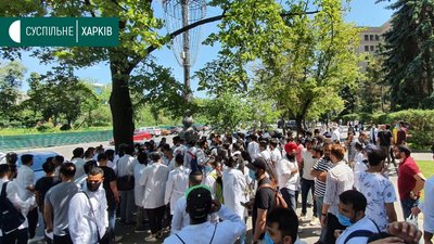 У центрі Харкова студенти-медики протестували через тест "Крок" У центрі Харкова студенти-медики протестували через тест "Крок"