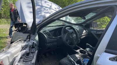 Пошкоджене внаслідок вибуху авто Людмили Степаненко, 23 квітня 2024 року Пошкоджене внаслідок вибуху авто Людмили Степаненко, 23 квітня 2024 року