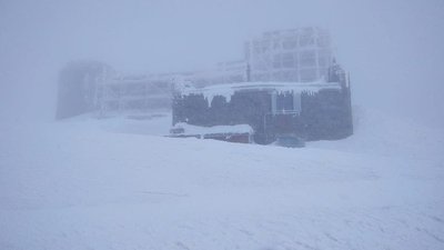 На схилах Чорногори лежить місцями понад 3 метри снігу На схилах Чорногори лежить місцями понад 3 метри снігу