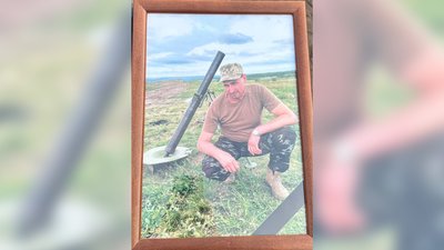 На Чернігівщині попрощалися з п'ятьма військовослужбовцями, які загинули в боях На Чернігівщині попрощалися з п'ятьма військовослужбовцями, які загинули в боях