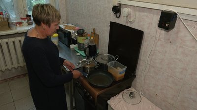 Живуть у дитсадку без опалення: у Черкасах для багатодітної родини переселенців шукають новий дім Живуть у дитсадку без опалення: у Черкасах для багатодітної родини переселенців шукають новий дім
