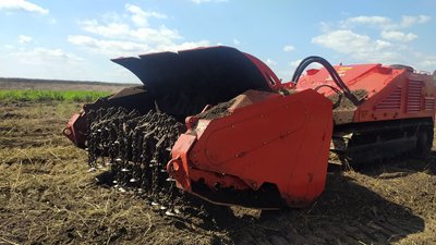 Сумські рятувальники показали техніку для безпечного розмінування Сумські рятувальники показали техніку для безпечного розмінування