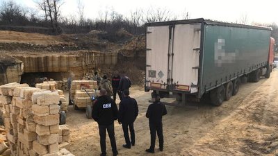 На Одещині викрили нелегальний кар’єр для видобутку вапняку. Збитки сягнули 25 млн