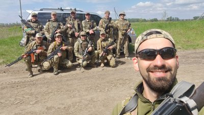 Військові Військові