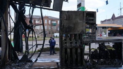 Пошкоджена через атаку РФ заправка у Харкові, 2 травня 2026 року
