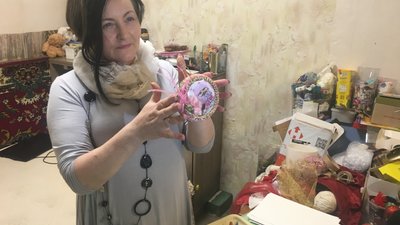 Житомирська майстриня показала, як бюджетно та стильно прикрасити ялинку Житомирська майстриня показала, як бюджетно та стильно прикрасити ялинку