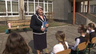 Вчителька музичної школи в Луцьку видала 23 пісенні збірники. Ще два готує до друку Вчителька музичної школи в Луцьку видала 23 пісенні збірники. Ще два готує до друку
