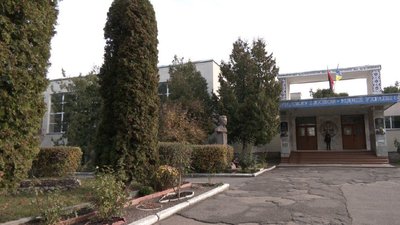 Подвір'я на якому хочуть встановити майданчик Подвір'я на якому хочуть встановити майданчик