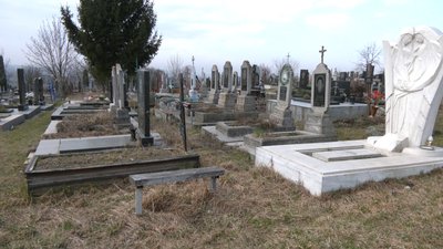 У Хмельницькому прибирають кладовища до Провідної неділі, березень 2026 року
