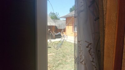 У Снятинській громаді на Франківщині підраховують збитки, завдані уламками російської ракети У Снятинській громаді на Франківщині підраховують збитки, завдані уламками російської ракети