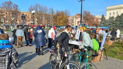 "Я хочу підтримати сироту". У Херсоні відбувся благодійний велопробіг "Я хочу підтримати сироту". У Херсоні відбувся благодійний велопробіг